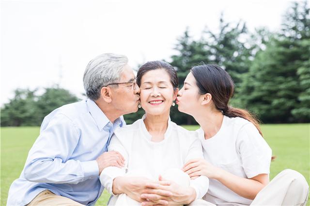 纽瑞优:重阳节,除了陪伴,该如呵护他们的健康